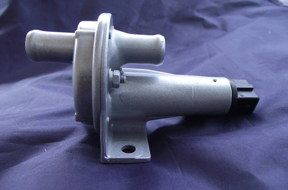 Bosch Auxiliary Air Valve - 64416, Genuine Bosch Engine Management Component (Made In Japan)