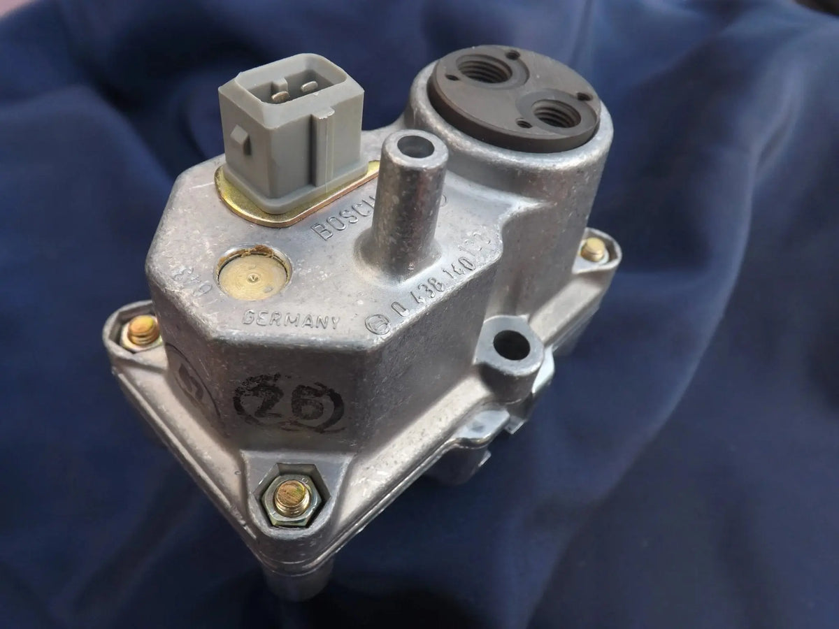 Audi NEW Warm-up Regulator BOSCH 0438140130 Fit 5000 Turbo – Fuel