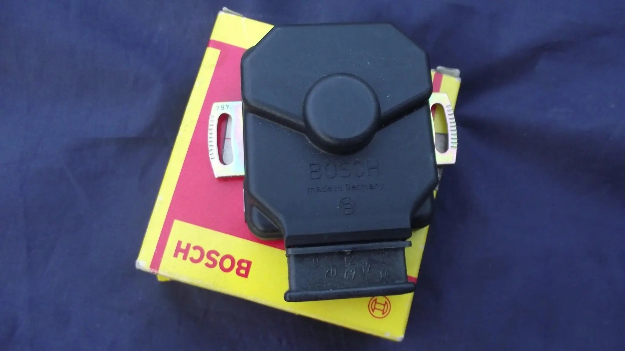 VW 037907385N $13 VW Throttle Position Sensor Models Manual - View #8