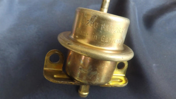PORSCHE 911-928-944 New Fuel Pressure Regulator Porsche No. 92811019804 - Fuel Injection Products