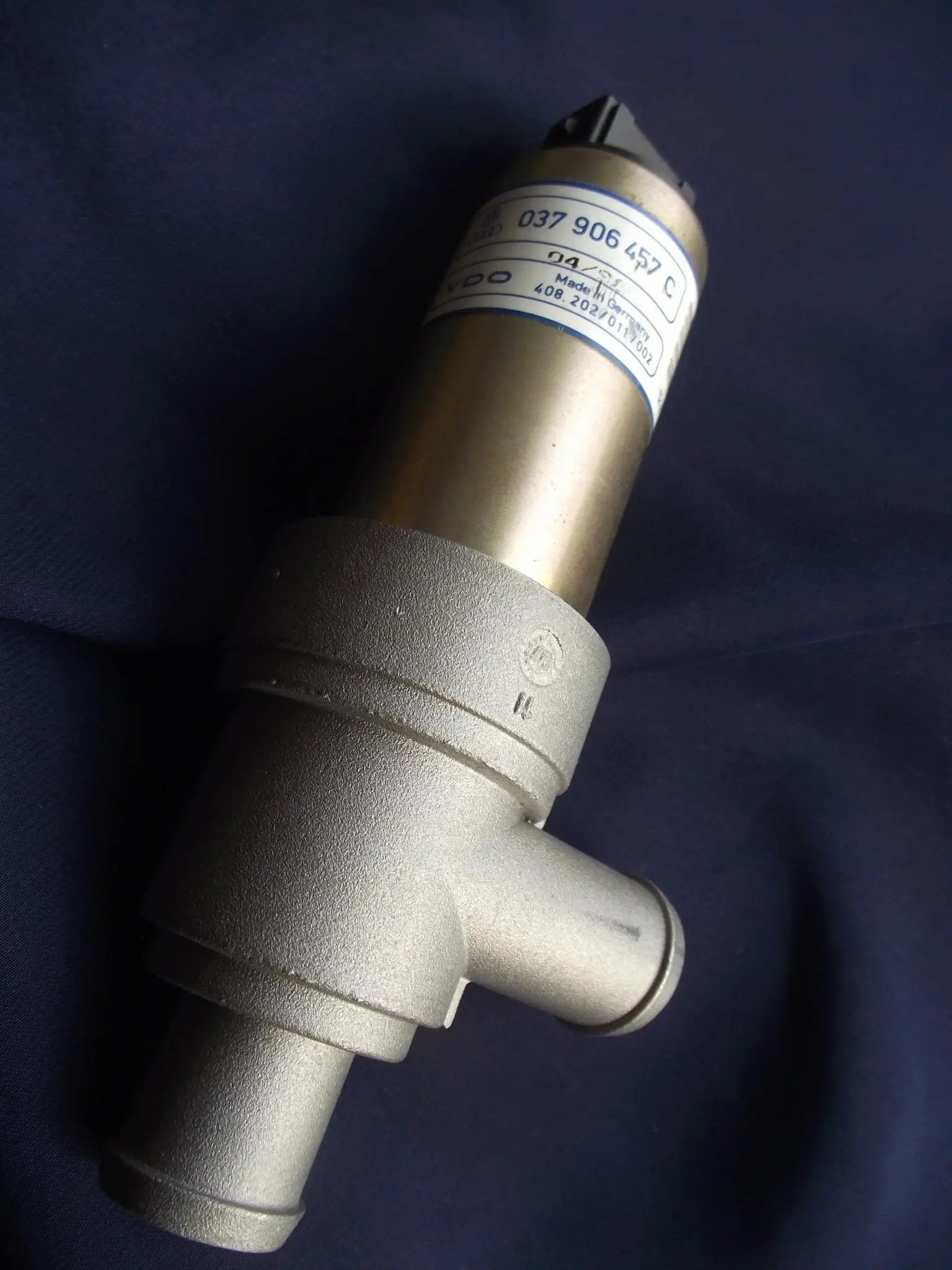 VW NEW Idle Air Control Valve OEM 037906457C - Fuel