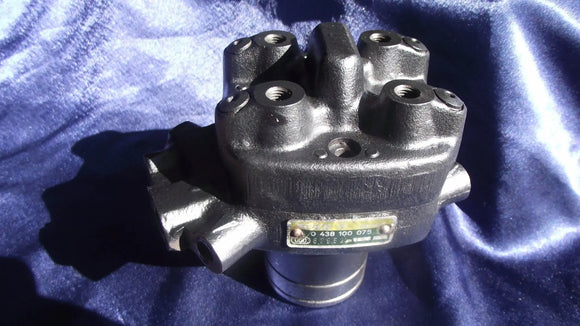 BMW REMAN Fuel Distributor 0438100075 Fit BMW 320i E21