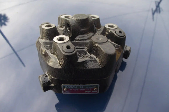VW / Audi Reman Fuel Distributor BOSCH 0438100127 5000 Coupe GT Quantum - Fuel Injection Products