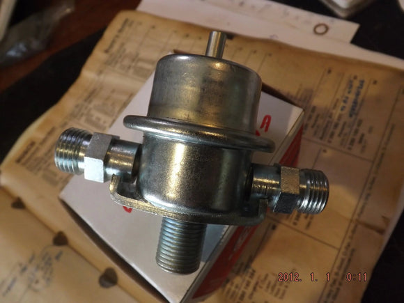 Porsche/Bentley NEW Fuel Pressure Regulator Porsche 92811019803 Bentley UE 73999 - Fuel Injection Products